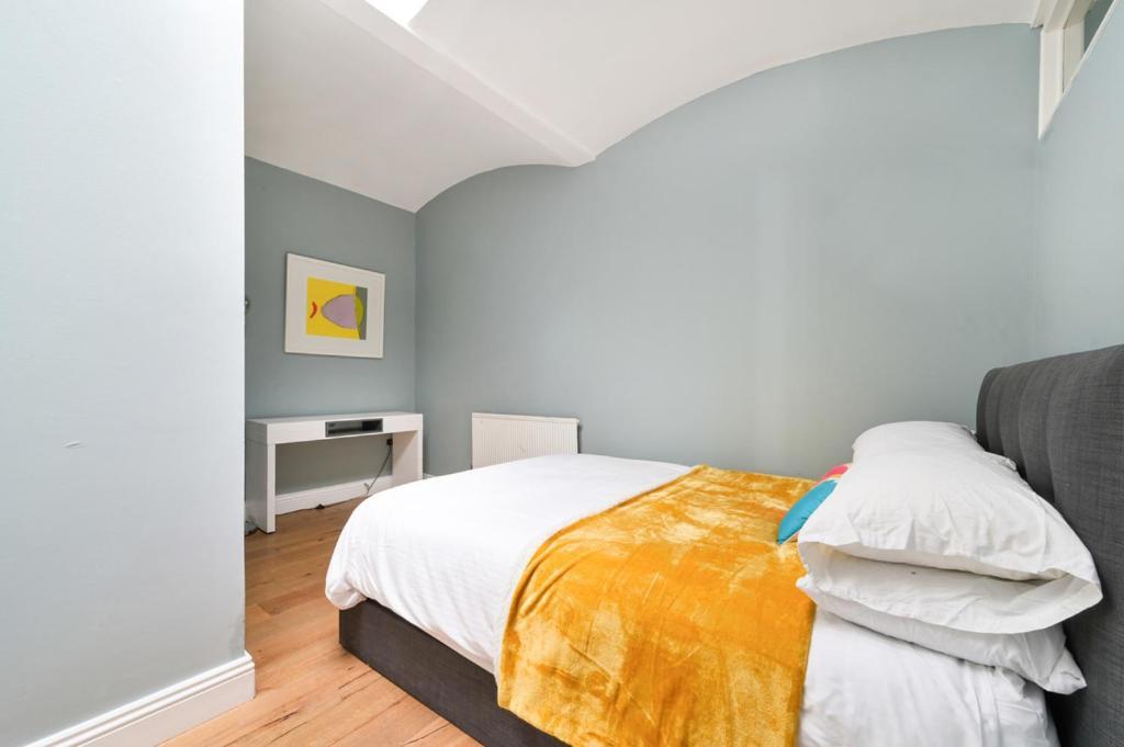 Cozy Hideaway In South Ken! Apartman London Kültér fotó