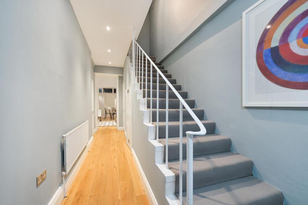 Cozy Hideaway In South Ken! Apartman London Kültér fotó
